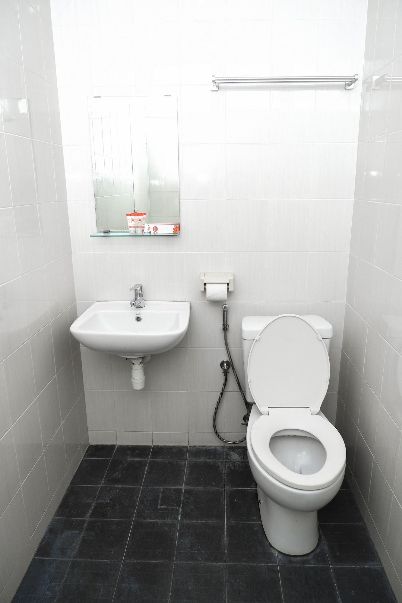 Sky Guesthouse Семаранг Екстер'єр фото