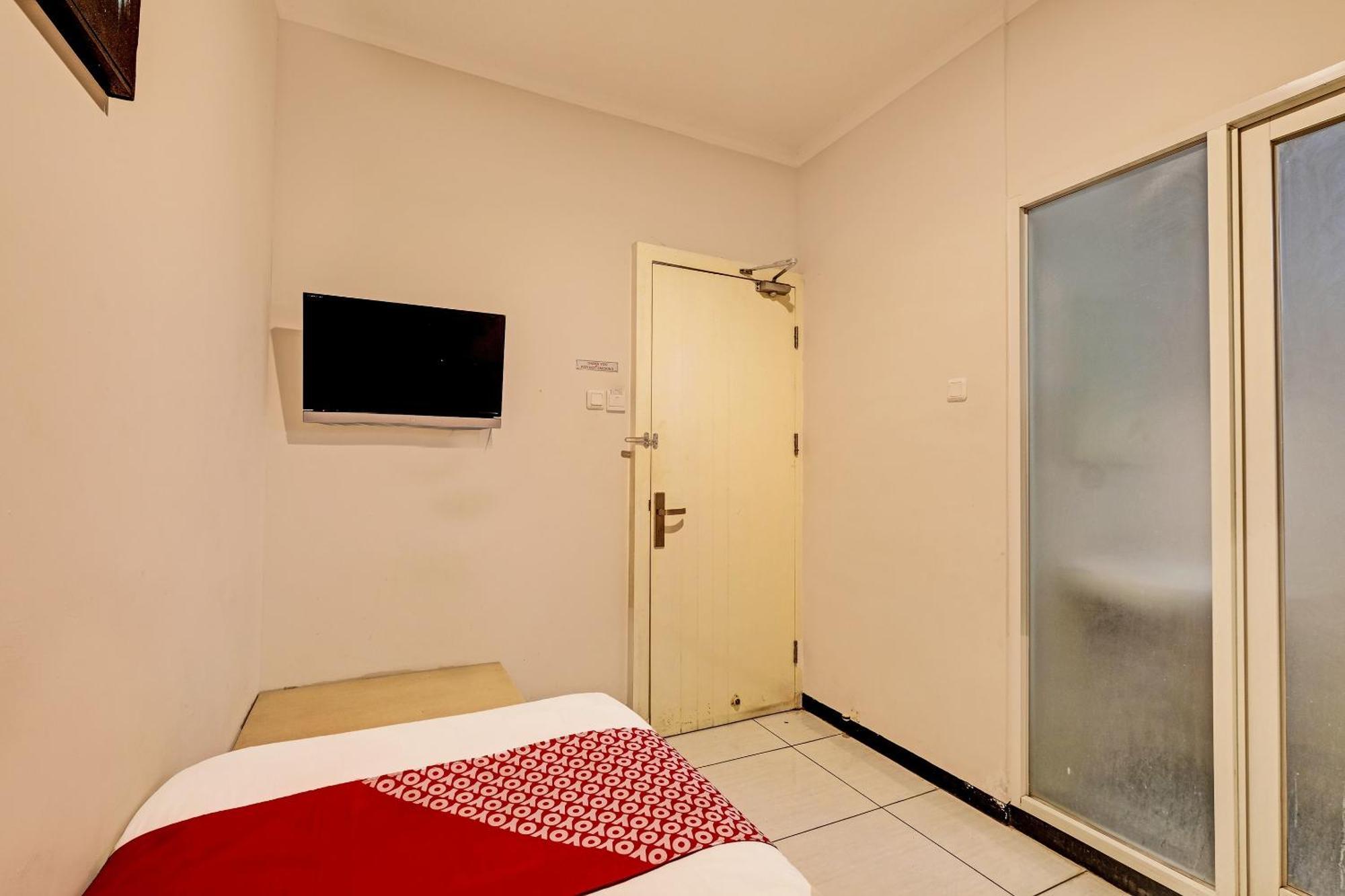 Sky Guesthouse Семаранг Екстер'єр фото