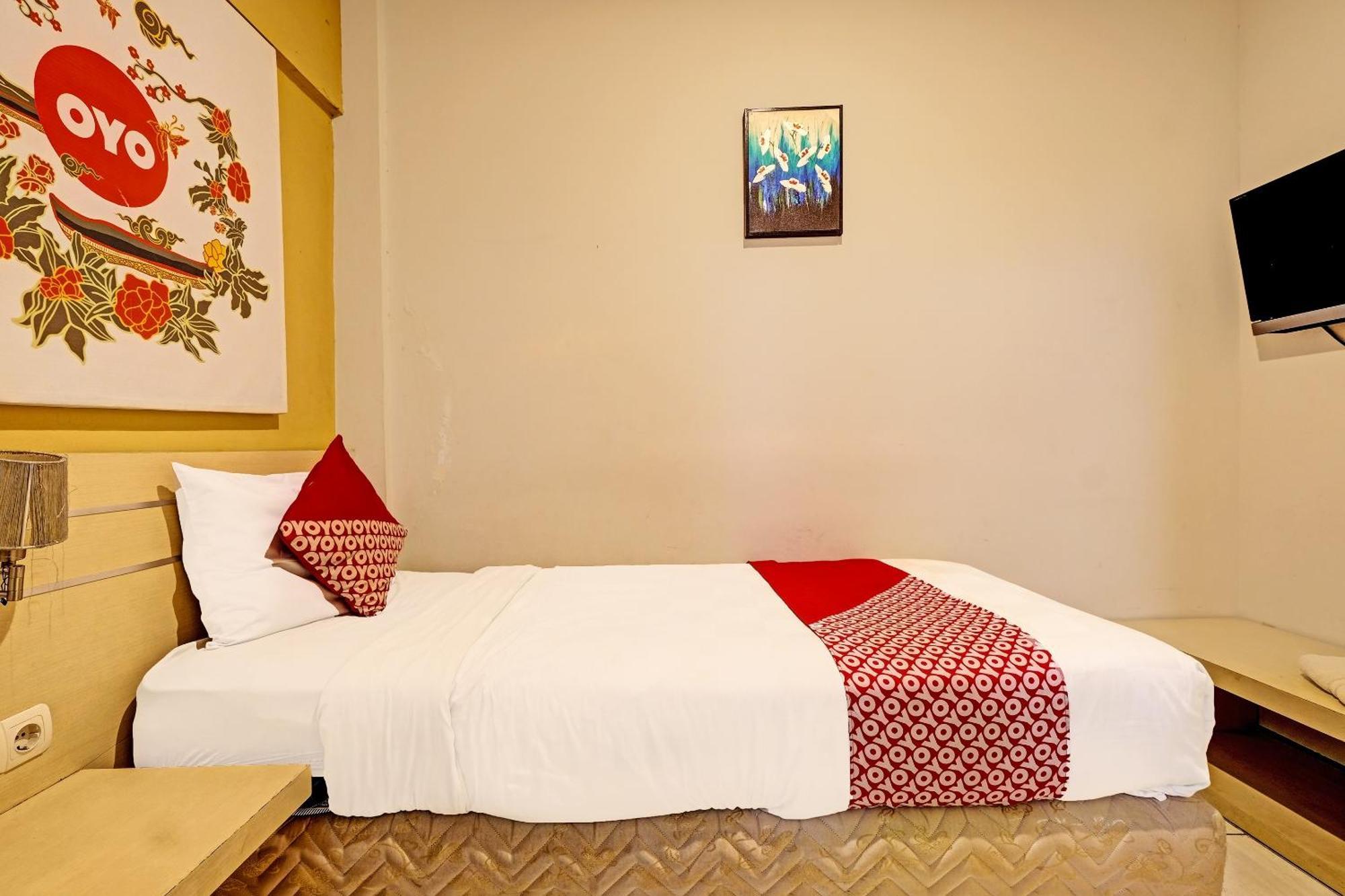 Sky Guesthouse Семаранг Екстер'єр фото