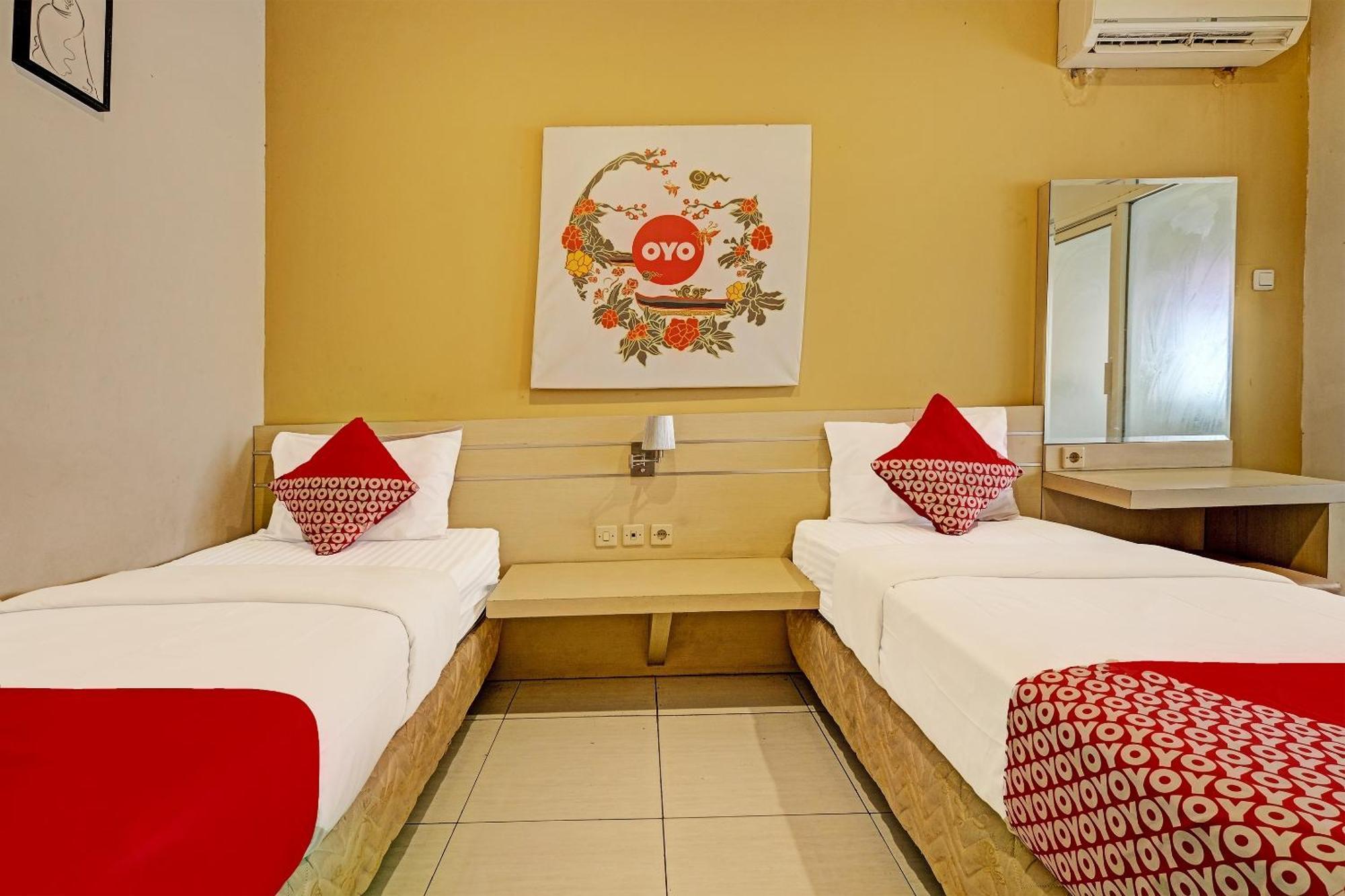 Sky Guesthouse Семаранг Екстер'єр фото