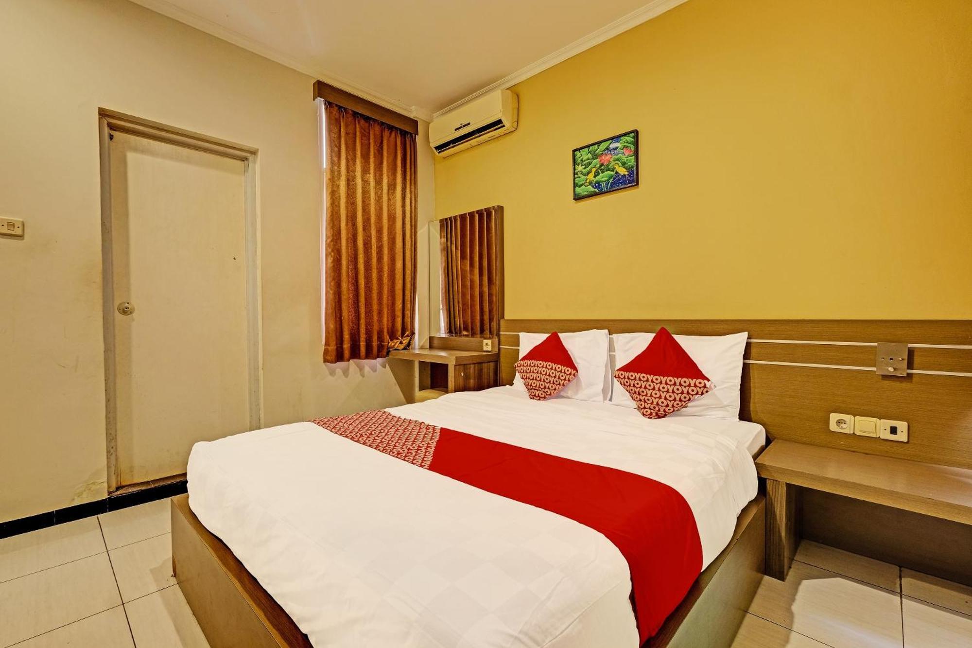 Sky Guesthouse Семаранг Екстер'єр фото