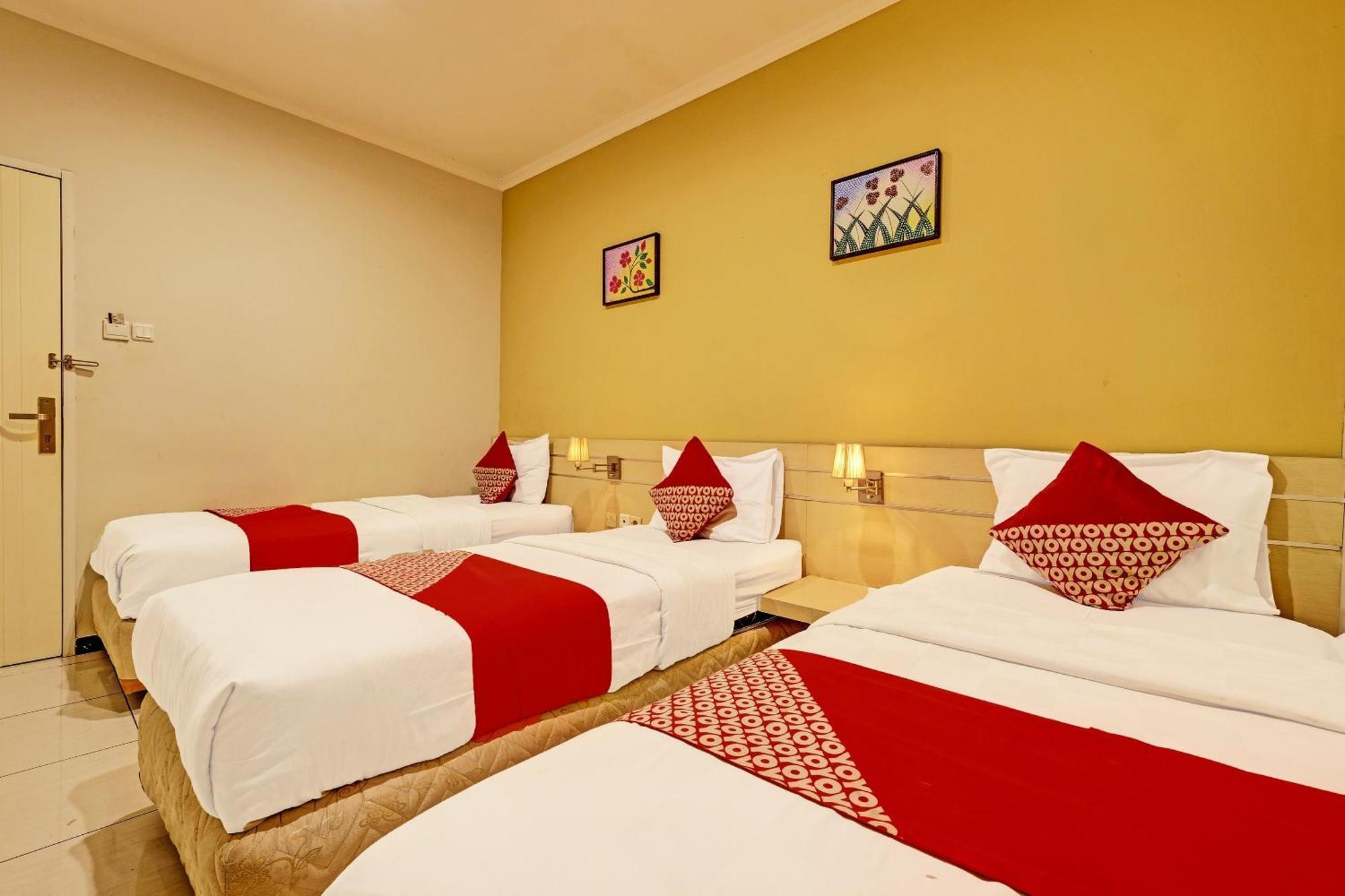 Sky Guesthouse Семаранг Екстер'єр фото