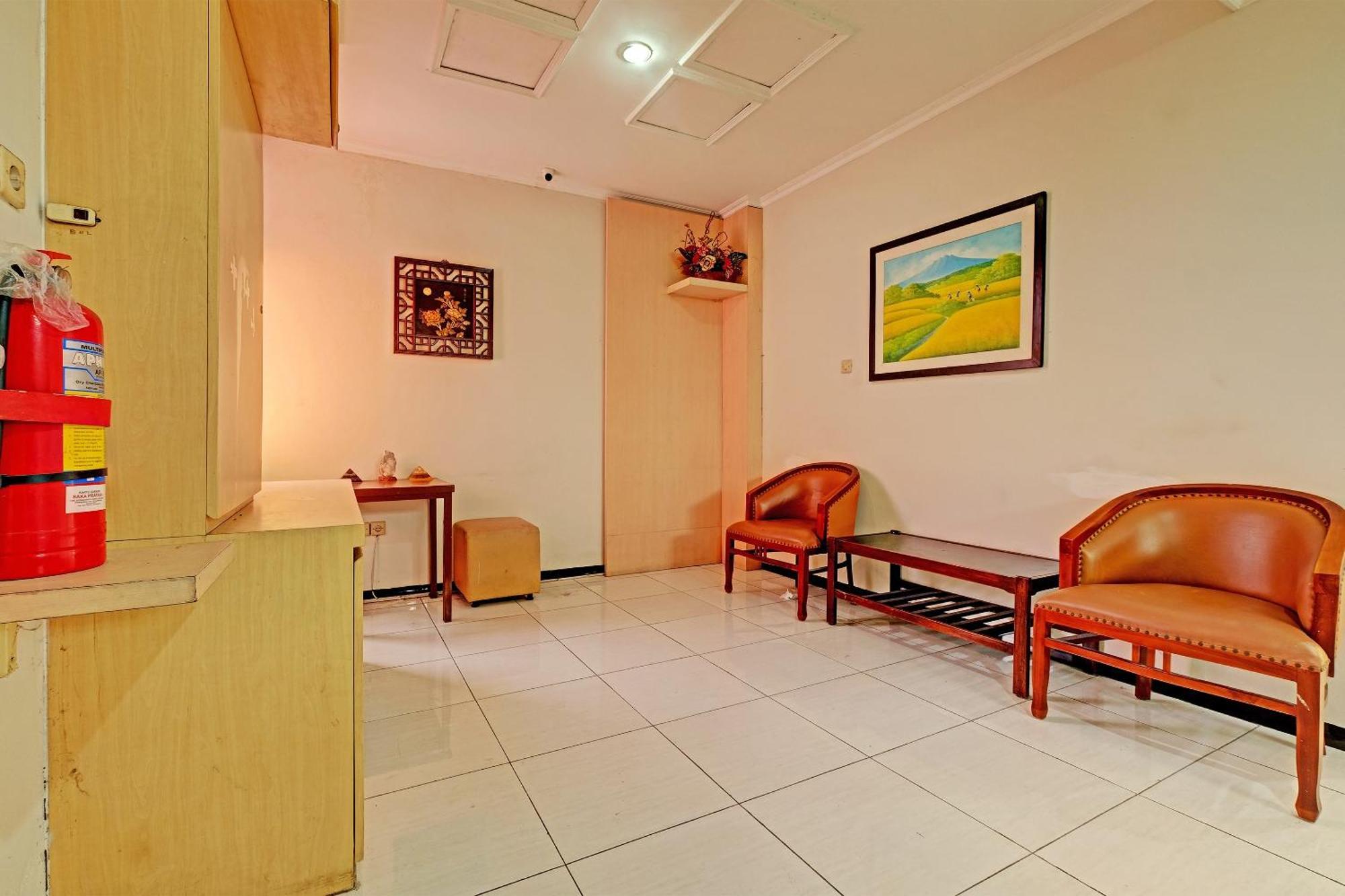 Sky Guesthouse Семаранг Екстер'єр фото