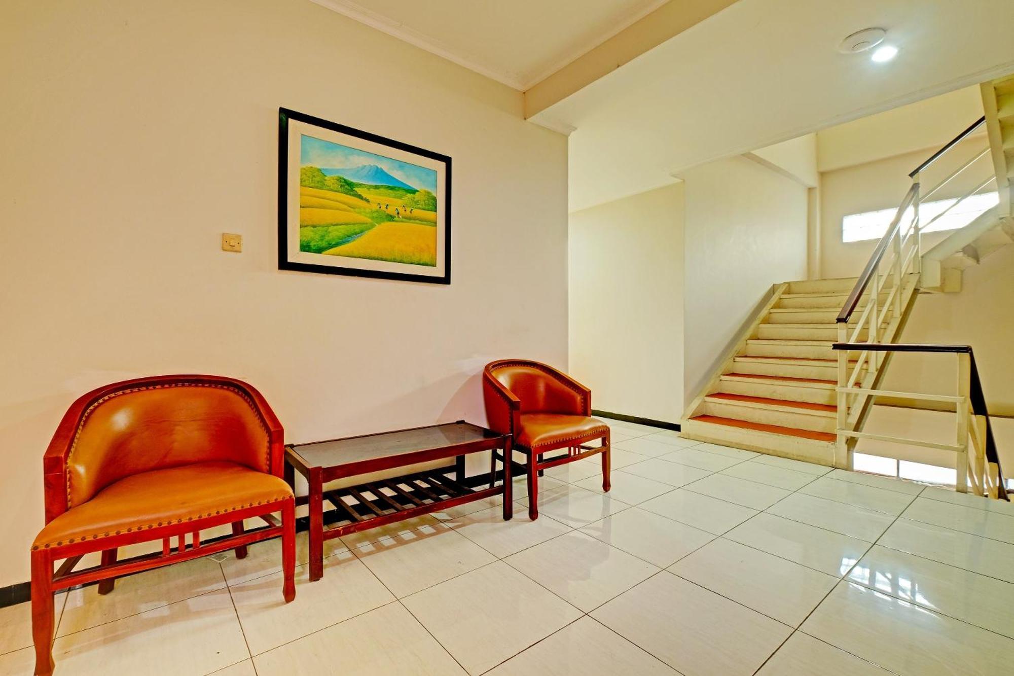 Sky Guesthouse Семаранг Екстер'єр фото